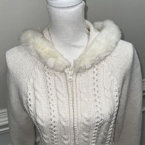 Ann Taylor Loft Knitted White Zip Up w/ Faux Fur hood Sweater Jacket Sz L - Picture 2 of 8